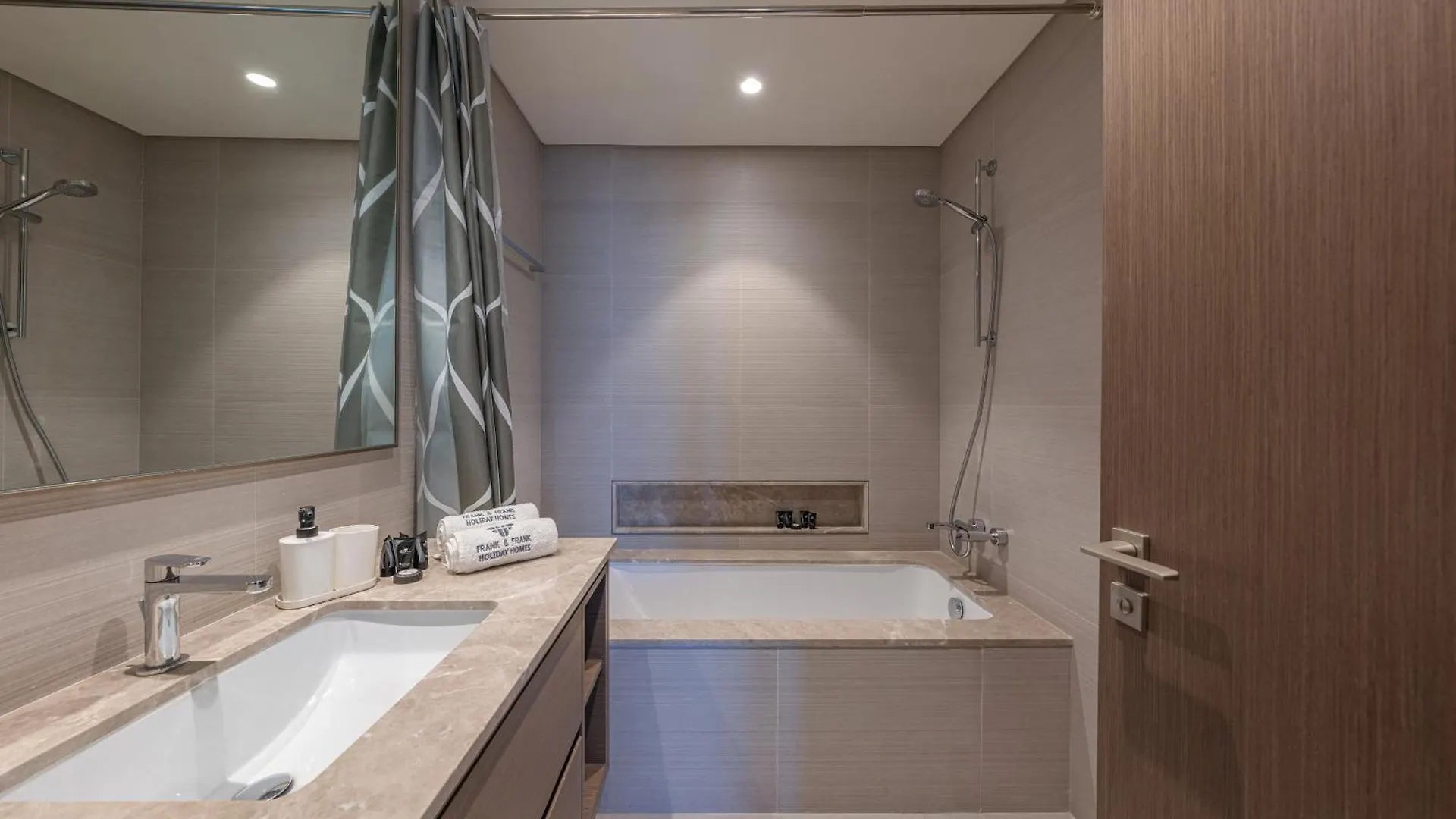 Apartment The View Of A Lifetime - Luxury Living With Full Burj Khalifa & Fountain Show - 1702 Dubai